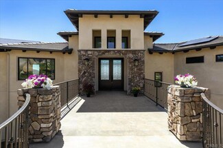 9607 Misty Meadow Ln, Escondido, CA 92026