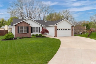 503 E 9th Avenue Ct, Coal Valley, IL 61240