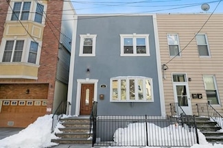 24 W 19th St, Weehawken, NJ 07086