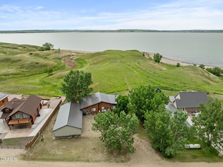 11266 Key's Cove Loop, Ray, ND 58849