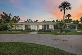 311 Island Cir, Sarasota, FL 34242