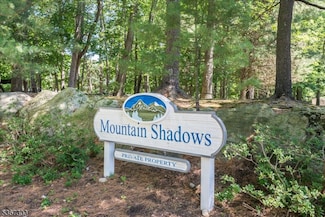 20 Bentley Dr, Franklin Lakes, NJ 07417