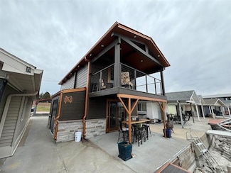 205 Mill Isle Dr, North Platte, NE 69101
