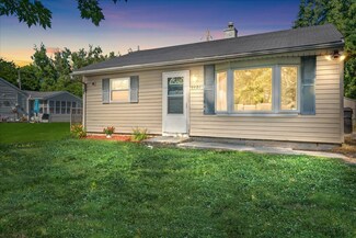 1121 N State St, Bloomington, IL 61701