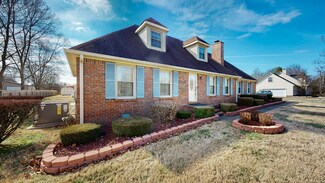 1195 Peebles Dr, Smyrna, TN 37167