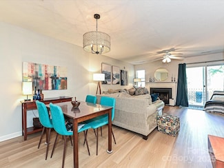 9305 Four Mile Creek Rd, Charlotte, NC 28277