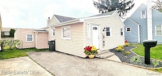 21218 Woodward St, Clinton Township, MI 48035