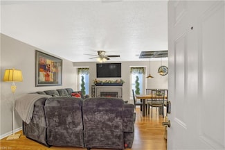 516 Thorncliff Dr Unit 103, Newport News, VA 23608