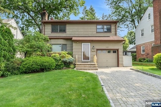 145 Moore Ave, Leonia, NJ 07605