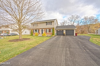 36-38 Riverview Dr, Rotterdam Junction, NY 12150