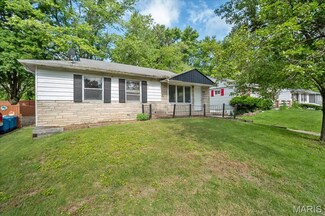 9725 Medford Dr, Saint Louis, MO 63136
