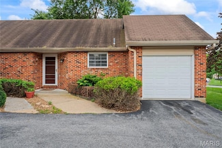 3709 Candlewyck Club Dr Unit A, Florissant, MO 63034