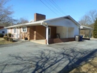 1207 Neva Ln, Winston Salem, NC 27107