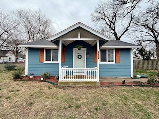 412 W Elgin St, Siloam Springs, AR 72761