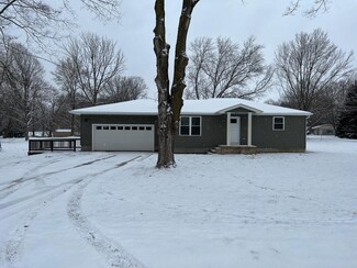8697 E Chicago Rd, New Carlisle, IN 46552