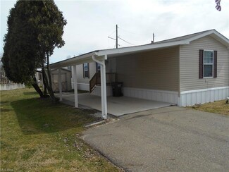 825 S 2nd St, Coshocton, OH 43812