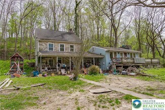1201 Friendly Tavern Ln, Easton, PA 18040
