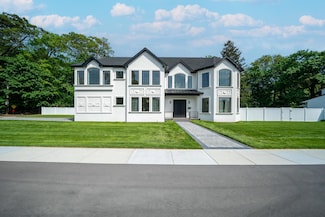 1259 Waterview Dr, Rockville Centre, NY 11570