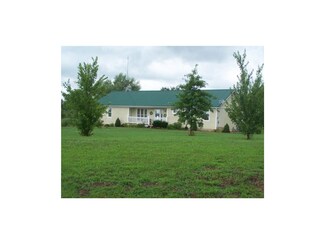 10110 W 2400 Rd, Fontana, KS 66026