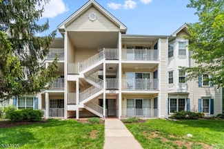 35 Amethyst Way, Franklin Park, NJ 08823