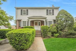 115 Fowler Ave, Yonkers, NY 10701