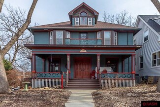 216 Grove St, Mankato, MN 56001