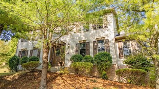 1014 Deerwood Dr, Morgantown, WV 26508