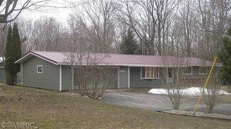 8357 Leecrest Blvd, Onekama, MI 49675