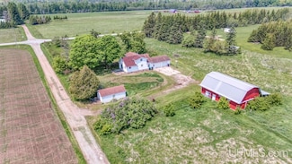 8102 W 5, Rapid River, MI 49878