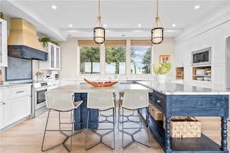 82 Ellery Rd, Newport, RI 02840