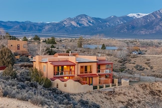 9 Cerro Ventoso Rd, Taos, NM 87571