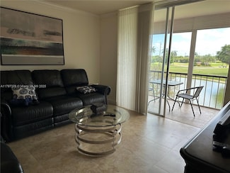 9320 S Hollybrook Lake Dr Unit 303, Pembroke Pines, FL 33025