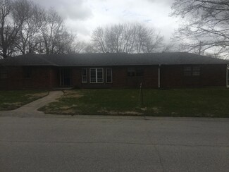 930S Fairlawn Ave, Marshall, MO 65340