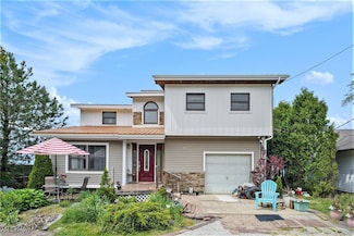 7561 Lakeshore Blvd, Madison, OH 44057