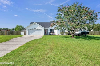 204 Bottle Branch Dr, Burgaw, NC 28425