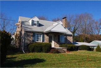 206 Lorane Rd, Reading, PA 19606