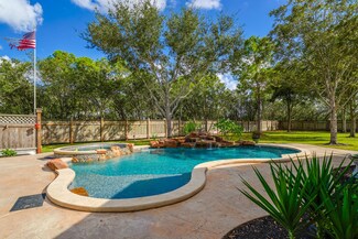 2530 Oday Rd, Pearland, TX 77581