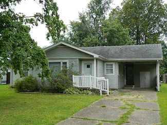 411 NW 10th St, Fairfield, IL 62837
