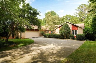 8901 Harpers Grove Ln, Clemmons, NC 27012