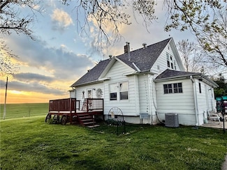 8877 Wellington St, Richmond, MO 64085
