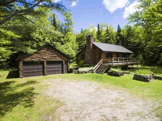 935 Lovers Ln, Peru, VT 05152