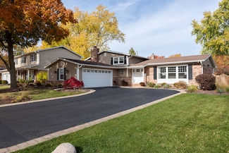 806 W Hackberry Dr, Arlington Heights, IL 60004