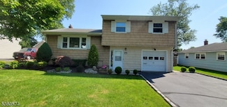 813 Riverbend Dr, Clark, NJ 07066