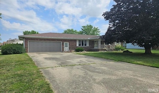 148 Crestview Dr, Rossville, IN 46065