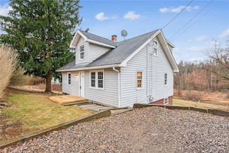 2690 Mcintyre Rd, Jacksonville, PA 15756