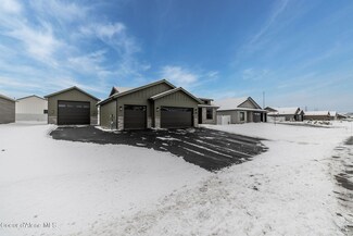 8122 W Splitrail Ave, Rathdrum, ID 83858