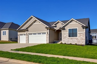 17829 Valley View Dr, Clive, IA 50325