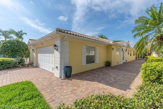 7676 Rozzini Ln, Naples, FL 34114