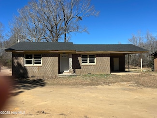 17281 Old Lumberton Rd, Laurinburg, NC 28352