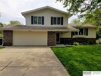 1109 Michelle Pkwy, Papillion, NE 68046